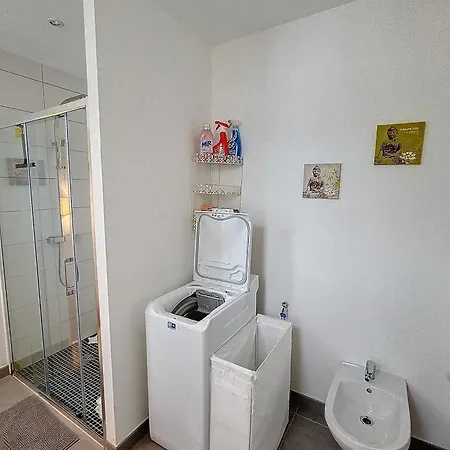 Henri Camille Real Estate - Florida - 2 Bedrooms Close Center カンヌ
